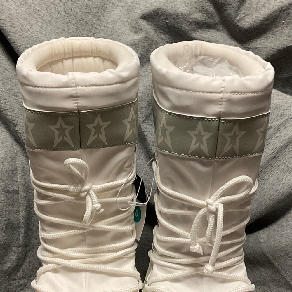 Moon Boot White and Gray Winter Boots - Picture 2 of 10
